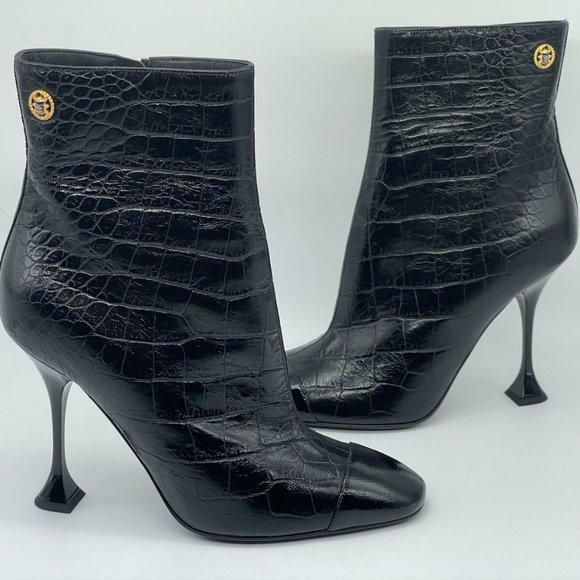 CHANEL 19A Métiers d'Art Paris Croc Embossed Booties Ankle Boots Heels - Picture 9 of 14
